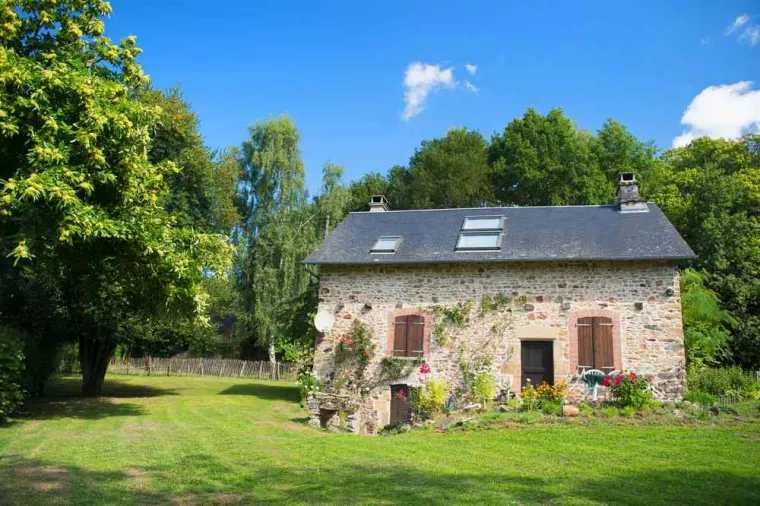 Vente d'une maison de campagne jumelée avec jardin de 3 hectares, garage, sous-sol, buanderie et combles aménageables, Thionville, Phoenix Real Estate
